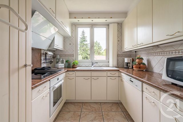 Afficher la photo en grand Appartement F4 à vendre - 4 pièces - 92.0 m2 - ST MAUR DES FOSSES - 94 - ILE-DE-FRANCE - Century 21 Concordance Immobilier