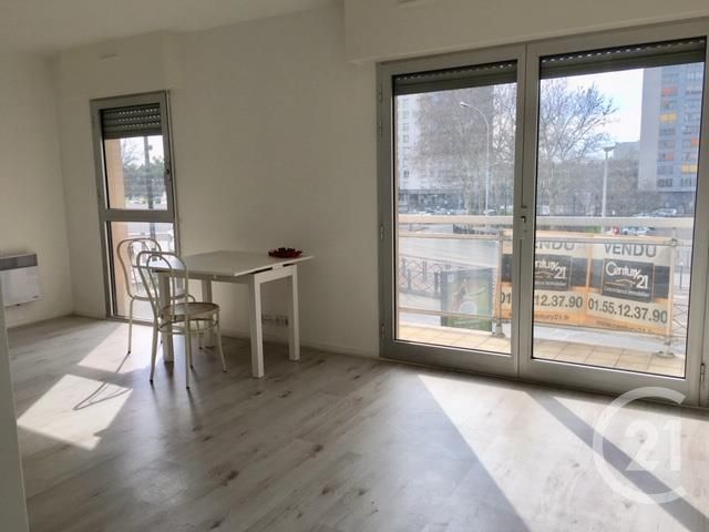 Afficher la photo en grand Appartement F1 à louer - 1 pièce - 30.53 m2 - ST MAUR DES FOSSES - 94 - ILE-DE-FRANCE - Century 21 Concordance Immobilier