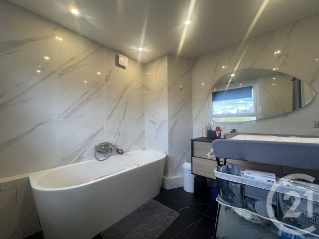 Appartement F4 à vendre - 4 pièces - 81.84 m2 - LA VARENNE ST HILAIRE - 94 - ILE-DE-FRANCE - Century 21 Concordance Immobilier