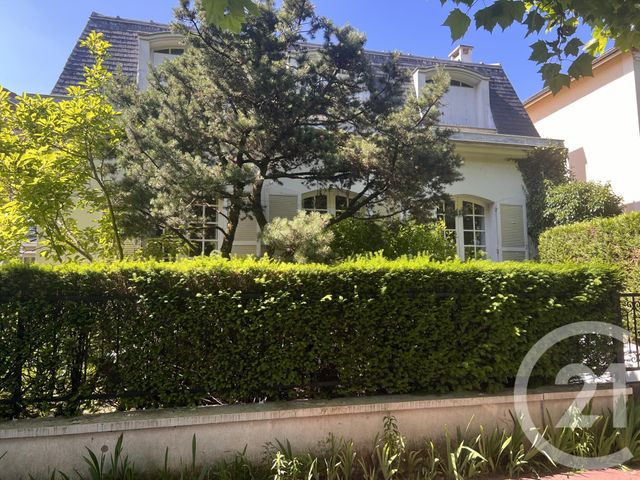  - LA VARENNE ST HILAIRE - 