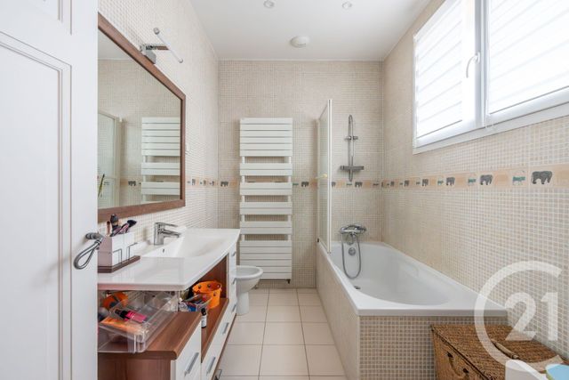 maison à vendre - 8 pièces - 217.87 m2 - ST MAUR DES FOSSES - 94 - ILE-DE-FRANCE - Century 21 Concordance Immobilier