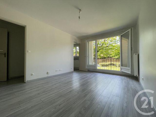 Appartement F1 à louer ST MAUR DES FOSSES