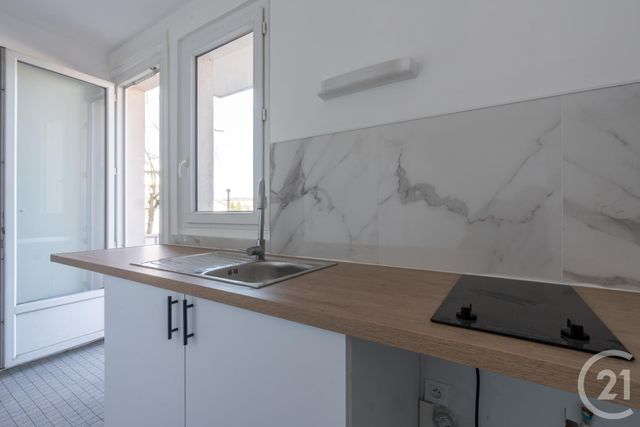 Afficher la photo en grand Appartement F1 à vendre - 1 pièce - 31.41 m2 - ST MAUR DES FOSSES - 94 - ILE-DE-FRANCE - Century 21 Concordance Immobilier