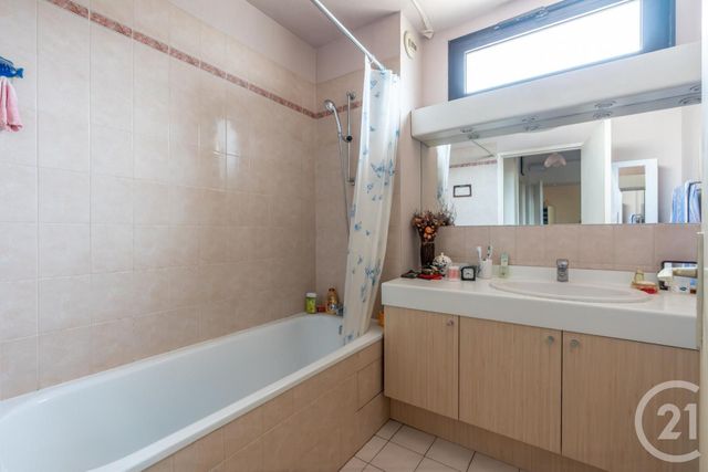 Appartement F3 à vendre - 3 pièces - 71.81 m2 - ST MAUR DES FOSSES - 94 - ILE-DE-FRANCE - Century 21 Concordance Immobilier