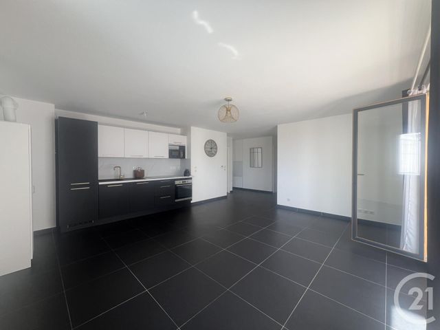 Appartement F3 à louer ST MAUR DES FOSSES