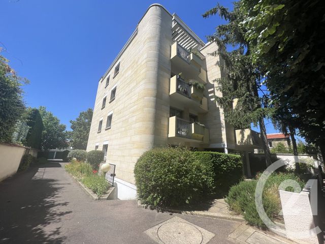  à vendre ST MAUR DES FOSSES