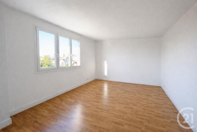 Appartement F2 à vendre ST MAUR DES FOSSES