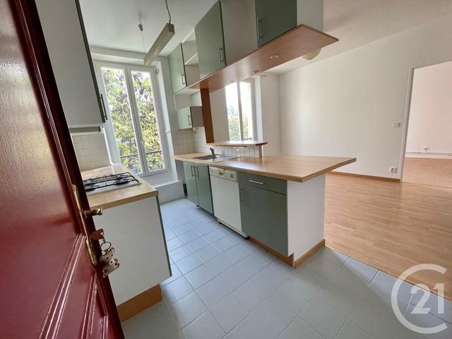 Appartement F2 à louer ST MAUR DES FOSSES