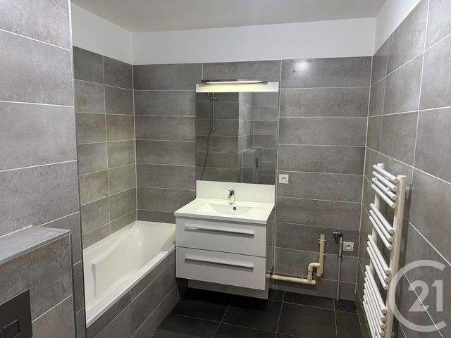 Appartement F2 à louer - 2 pièces - 42.54 m2 - SURESNES - 92 - ILE-DE-FRANCE - Century 21 Concordance Immobilier