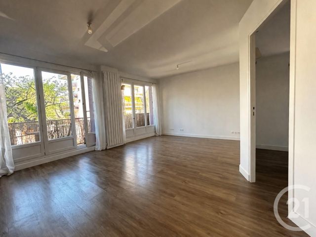Appartement F2 à louer LA VARENNE ST HILAIRE