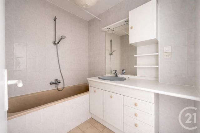 Appartement F2 à vendre - 2 pièces - 43.78 m2 - ST MAUR DES FOSSES - 94 - ILE-DE-FRANCE - Century 21 Concordance Immobilier