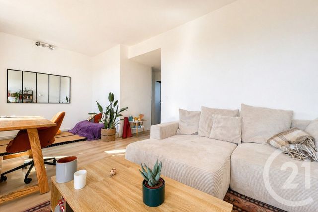 Appartement F2 à louer - 2 pièces - 53.11 m2 - ST MAUR DES FOSSES - 94 - ILE-DE-FRANCE - Century 21 Concordance Immobilier