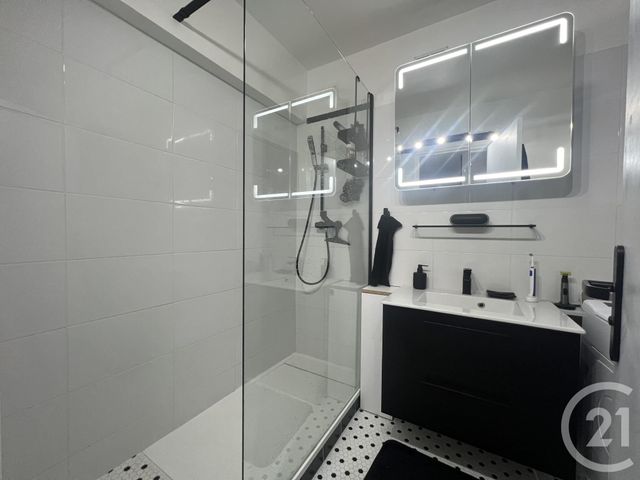 Appartement F2 à louer - 2 pièces - 42.7 m2 - LIMEIL BREVANNES - 94 - ILE-DE-FRANCE - Century 21 Concordance Immobilier