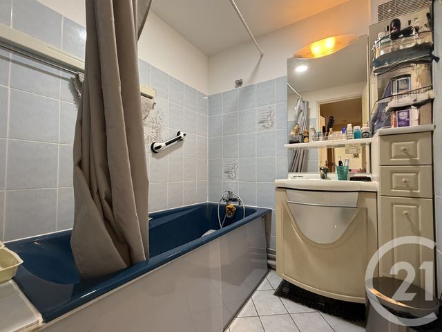 Appartement à vendre - 3 pièces - 52.0 m2 - ST MAUR DES FOSSES - 94 - ILE-DE-FRANCE - Century 21 Concordance Immobilier