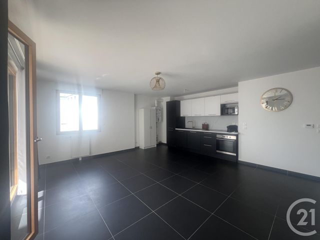 Appartement F3 à louer - 3 pièces - 65.67 m2 - ST MAUR DES FOSSES - 94 - ILE-DE-FRANCE - Century 21 Concordance Immobilier