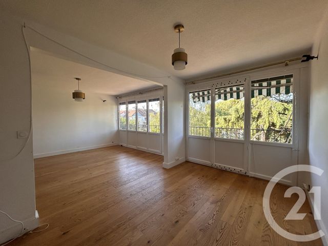Appartement F4 à louer LA VARENNE ST HILAIRE