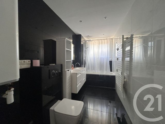 Appartement F4 à louer - 4 pièces - 76.03 m2 - LA VARENNE ST HILAIRE - 94 - ILE-DE-FRANCE - Century 21 Concordance Immobilier