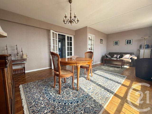 Appartement F2 Bis à vendre ST MAUR DES FOSSES