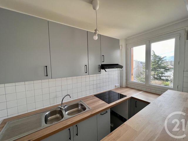 Appartement F1 à louer - 1 pièce - 31.82 m2 - ST MAUR DES FOSSES - 94 - ILE-DE-FRANCE - Century 21 Concordance Immobilier