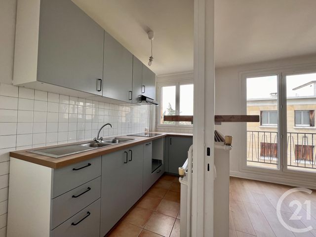 Appartement F1 à louer - 1 pièce - 31.82 m2 - ST MAUR DES FOSSES - 94 - ILE-DE-FRANCE - Century 21 Concordance Immobilier
