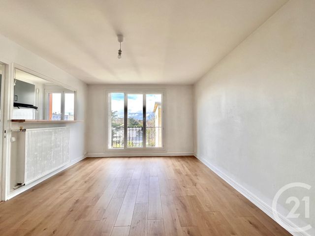 Appartement F1 à louer ST MAUR DES FOSSES